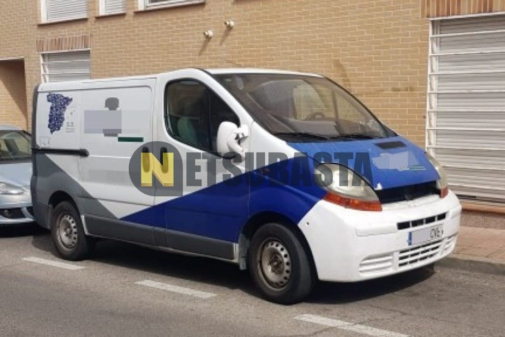Subasta de Renault Trafic 1.9 dCi 2004