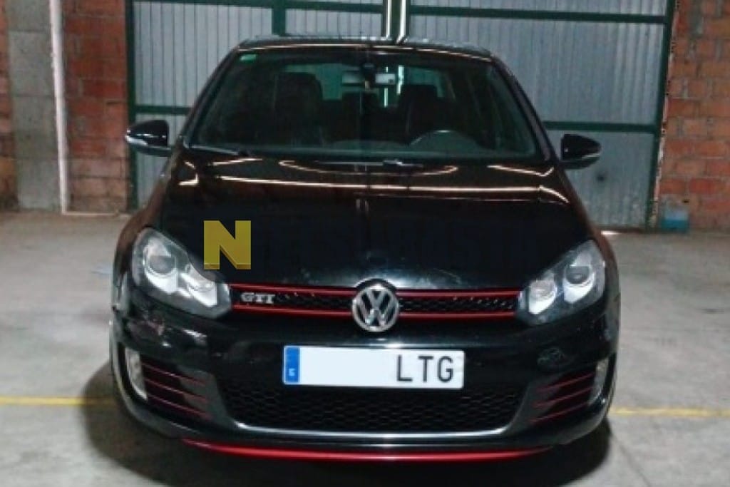 Volkswagen Golf GTI 2.0 TSI 2011
