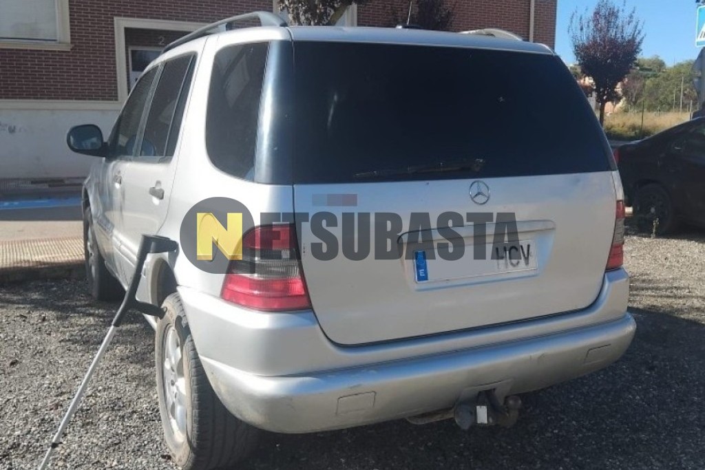 Mercedes-Benz ML 270 CDI Aut. 2001