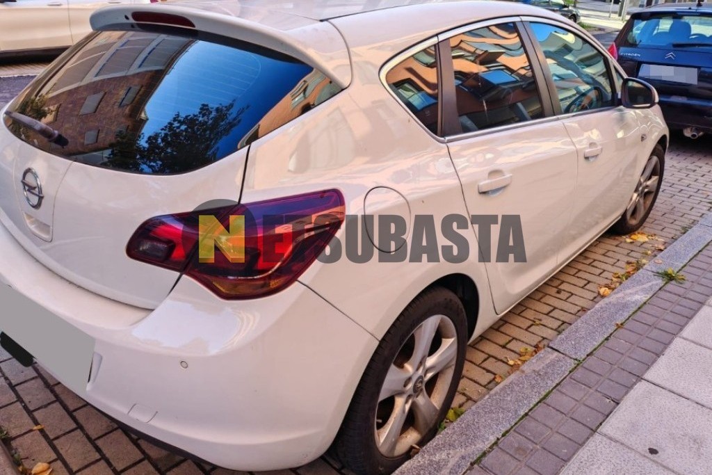 Opel Astra 2.0 CDTI 2011