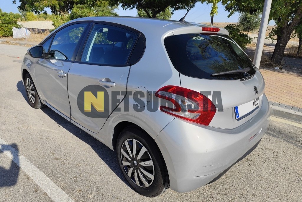 Peugeot 208 1.2 Puretech 2013