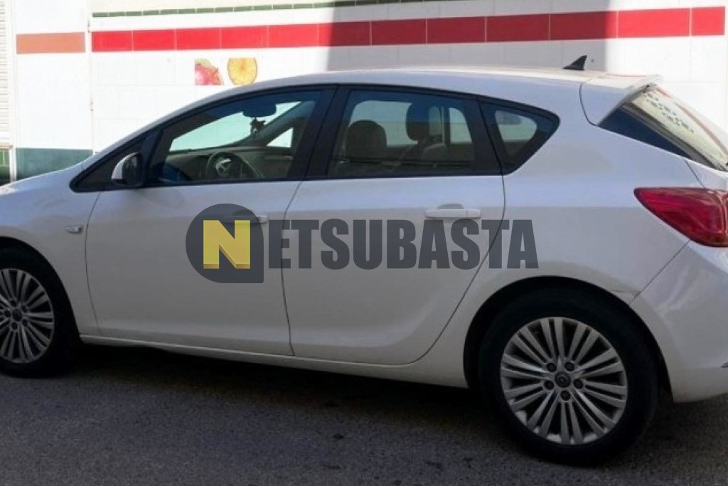 Opel Astra 1.6 CDTI 2014