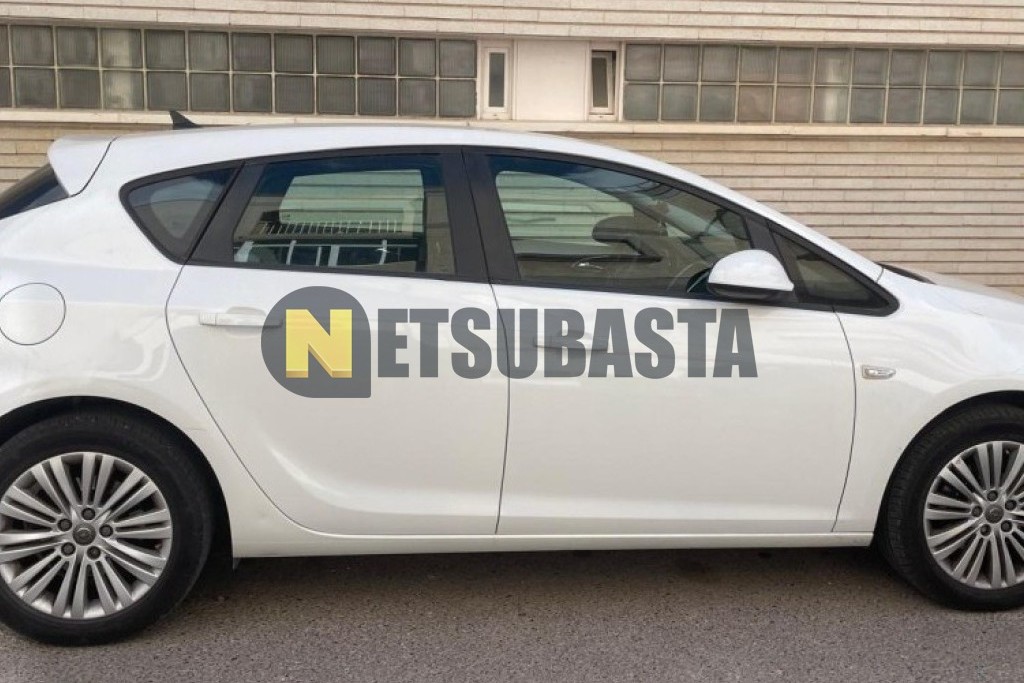 Opel Astra 1.6 CDTI 2014