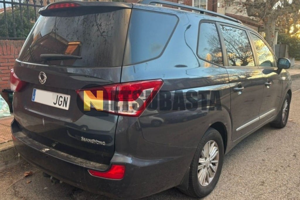 SsangYong Rodius 2.0 eXdi 2015