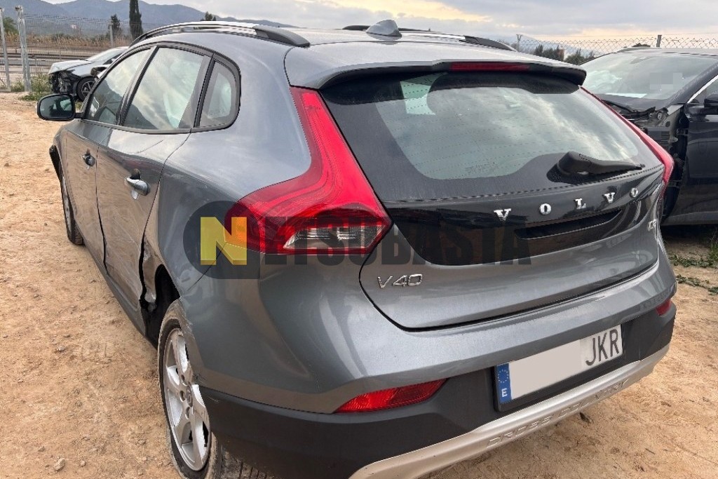 Volvo V40 D2 2015