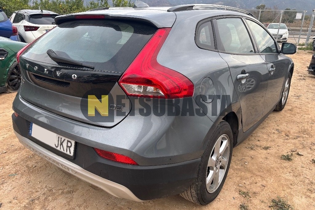 Volvo V40 D2 2015