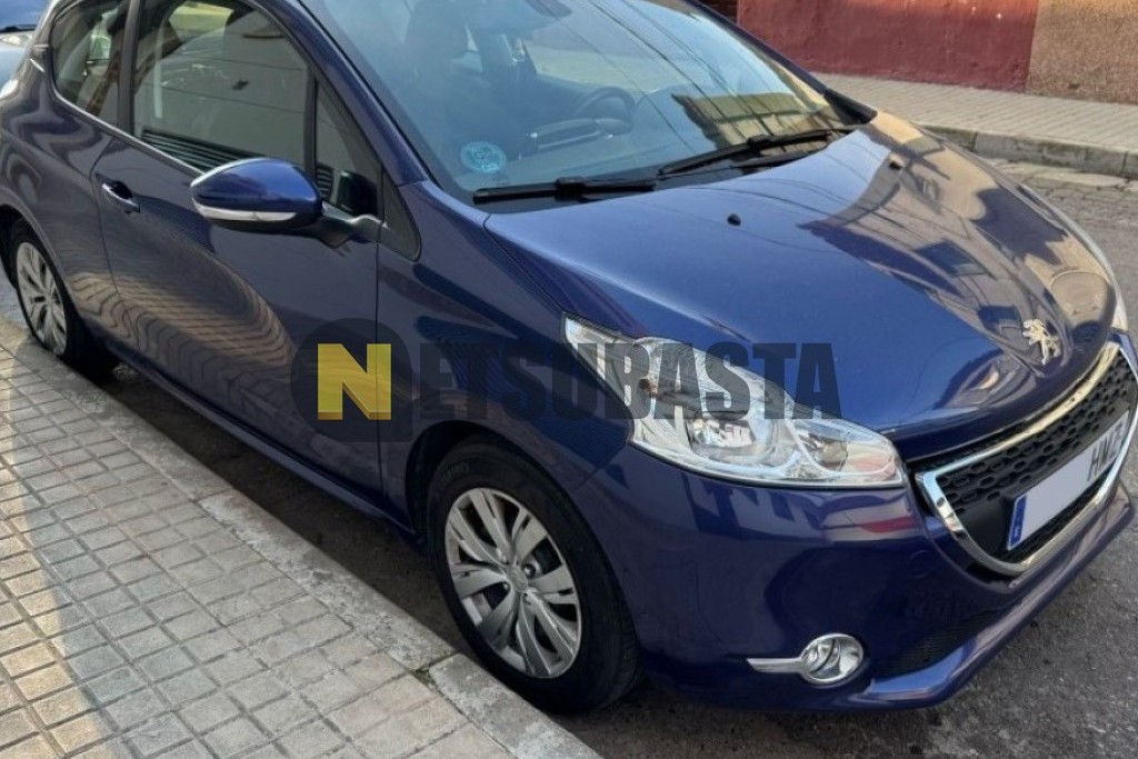 Peugeot 208 1.2 PureTech 2012