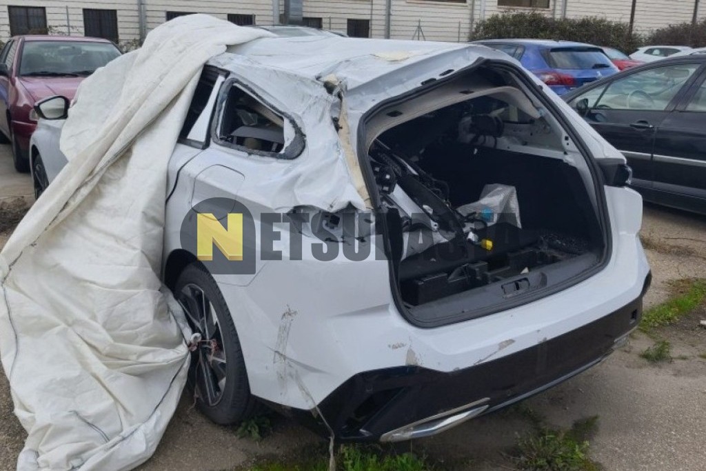 Peugeot 308 SW Plug-In Hybrid e-EAT8 2025