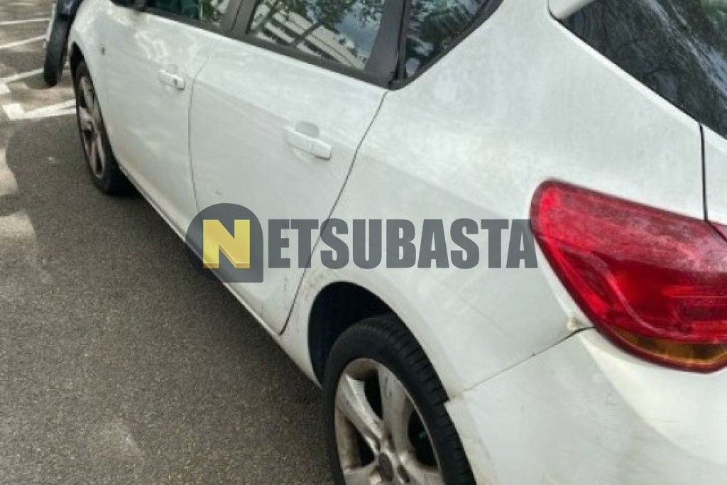 Opel Astra 1.7 CDTi 2012