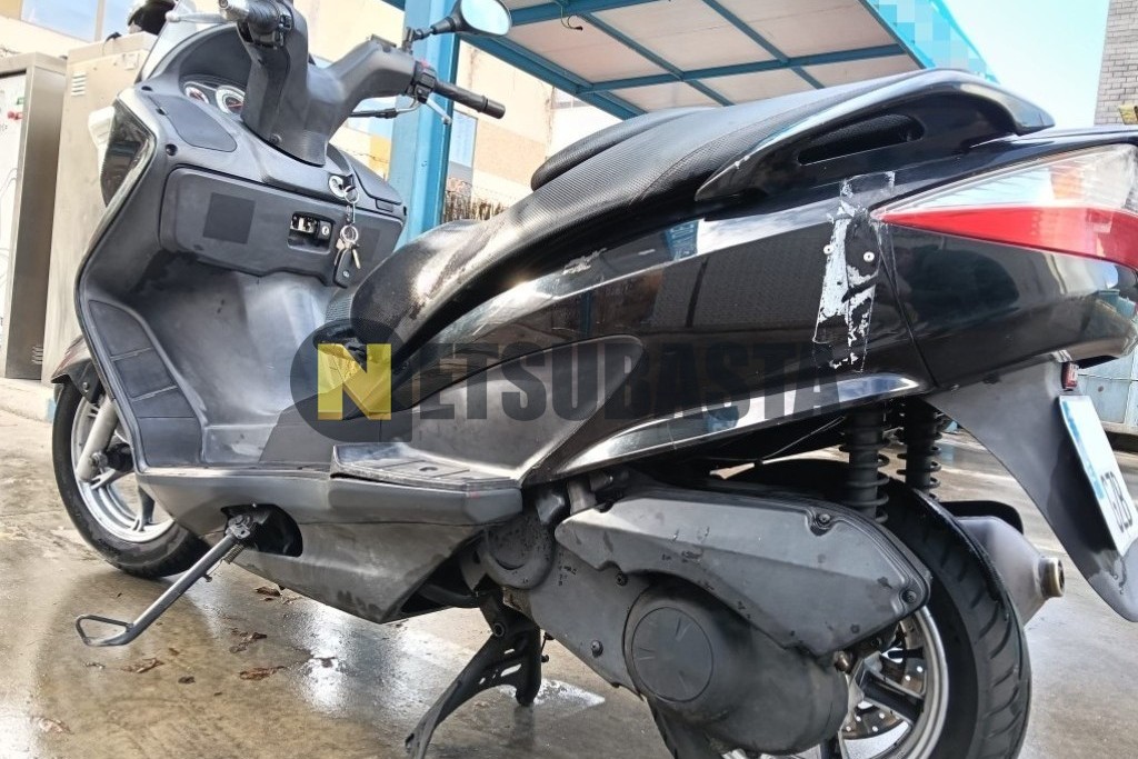Suzuki BURGMAN 200 2010