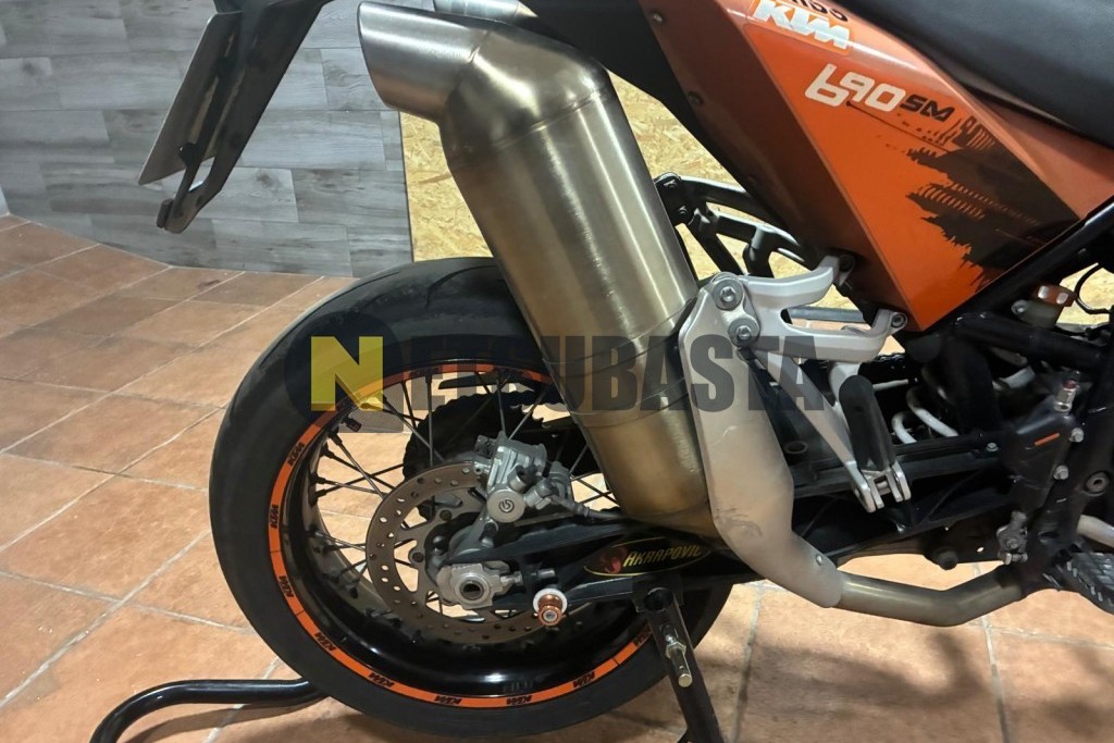KTM 690 SUPERMOTO 2007