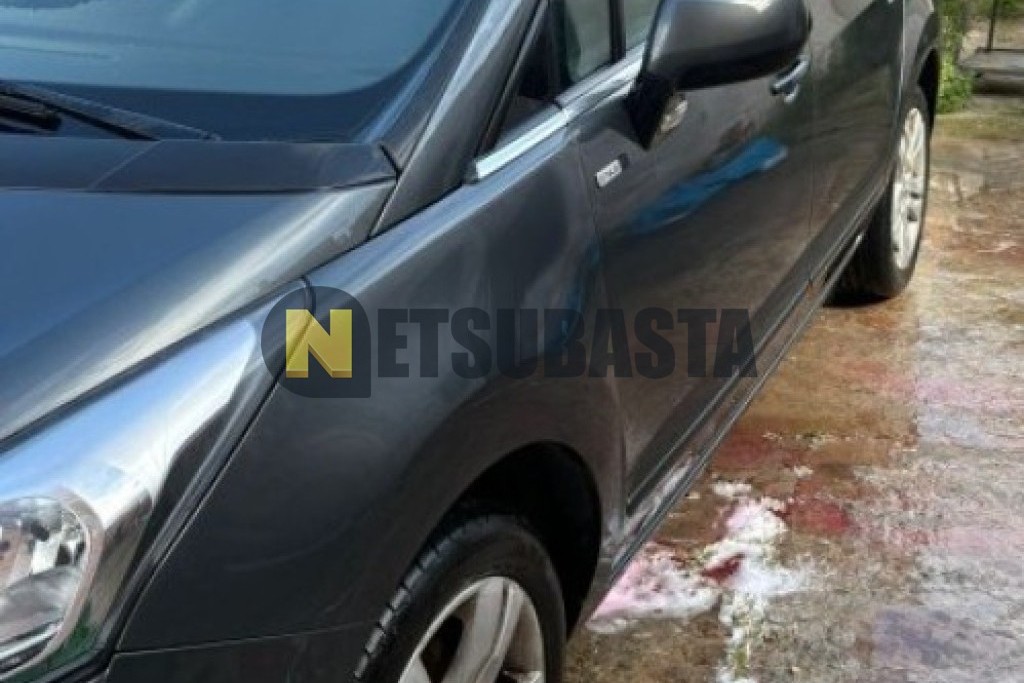 Peugeot 5008 1.2 PureTech 2016