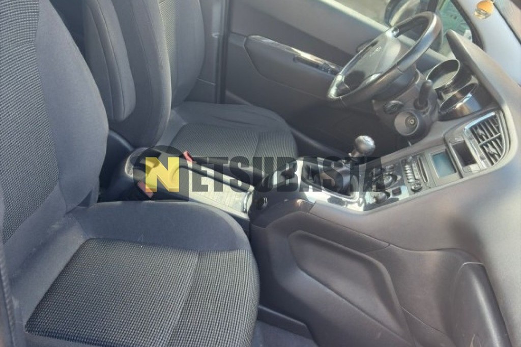 Peugeot 5008 1.2 PureTech 2016