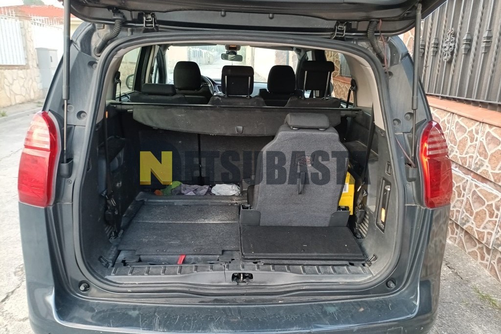 Peugeot 5008 2.0 HDi FAP 2011