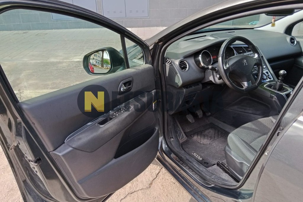 Peugeot 5008 1.6 BlueHDi 2016