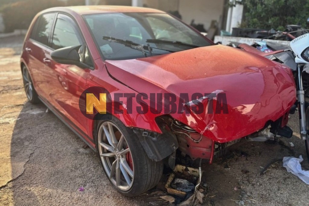 Volkswagen Golf GTI Performance 2.0 TSI 2014