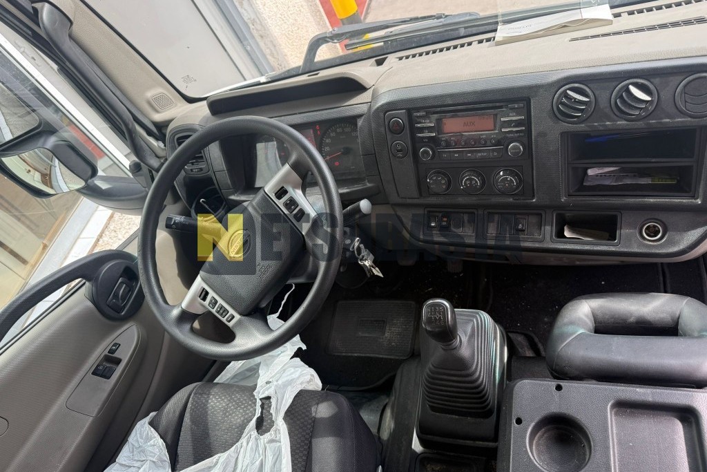 Nissan NT 500 2015