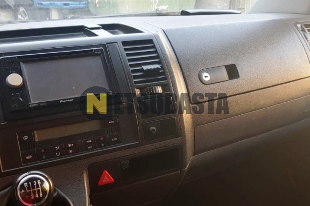 Volkswagen Transporter T5 2.5 TDI 2006