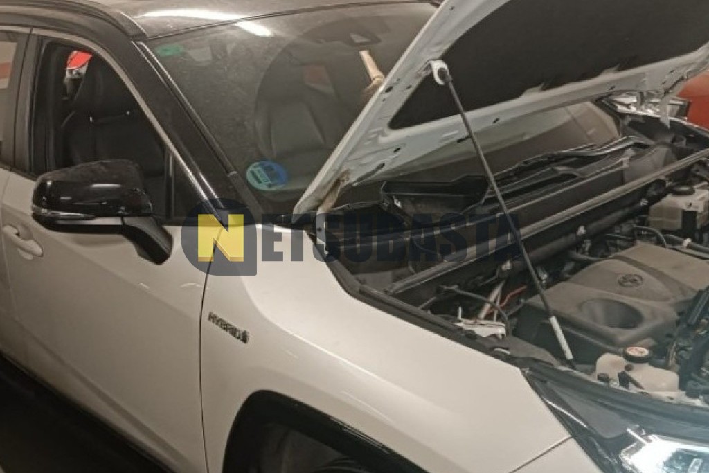 Toyota RAV4 2.5 Hybrid 220H 2019