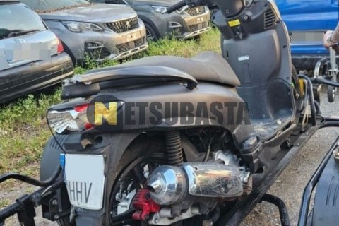 Aprilia SR Max 300 2013