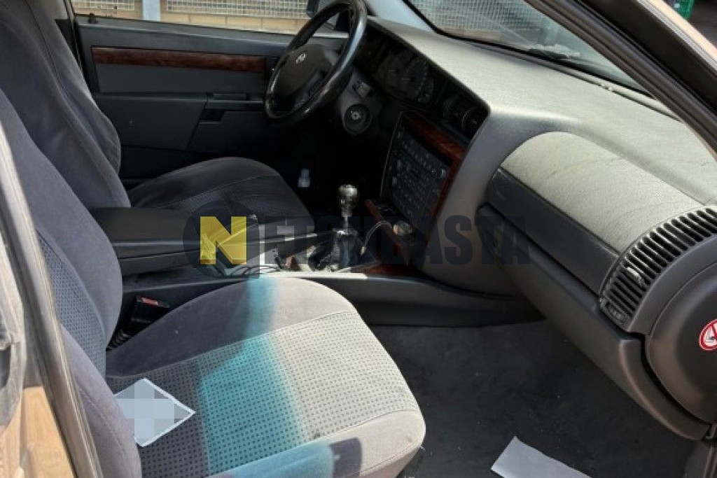 Opel Omega Sedán 2.5 TD 2000