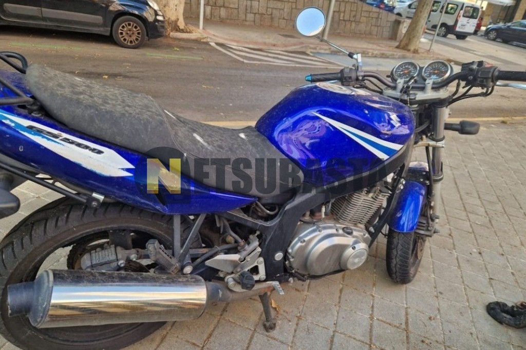 Suzuki GS 500 2006