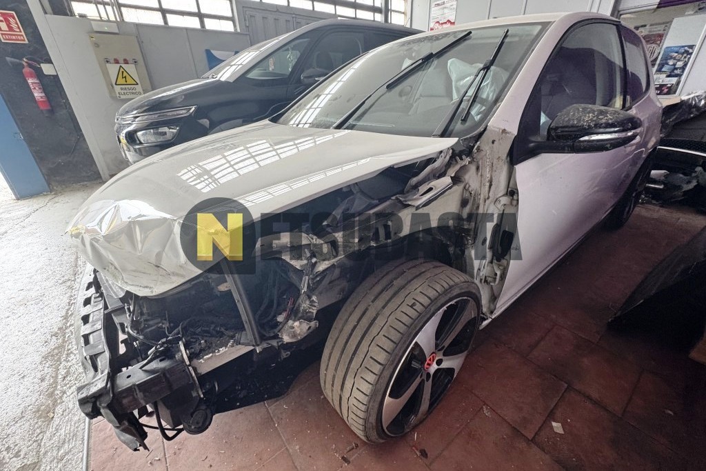 Volkswagen Golf 2.0 TDI DSG 2010