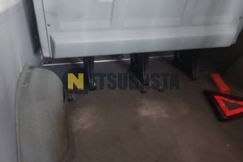 Volkswagen Crafter 2.5 TDI Autobús 2010