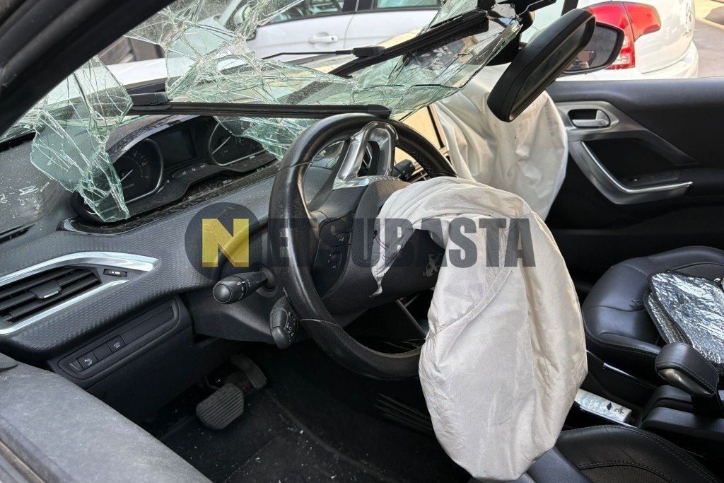 Peugeot 2008 1.2 PureTech EAT6 2019