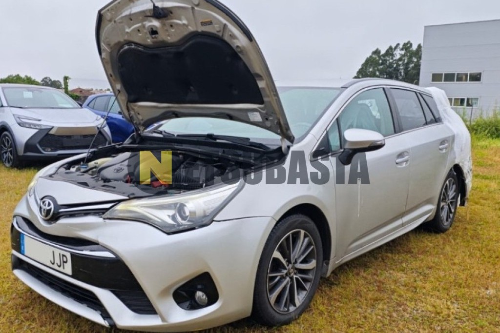Toyota Avensis Touring Sports 150D 2015