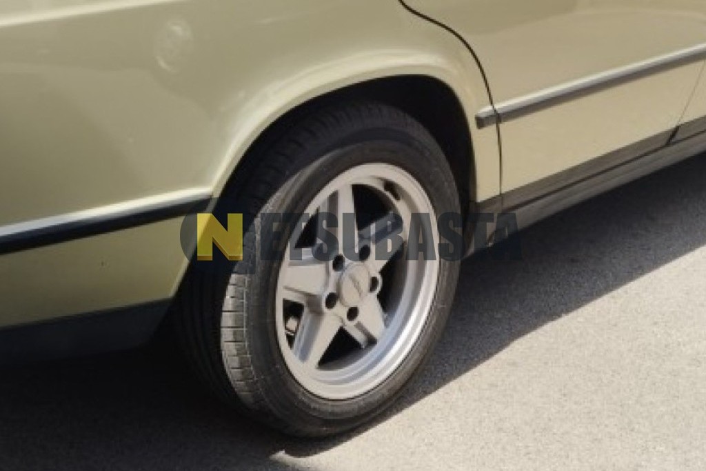 Mercedes-Benz 190 E 1988