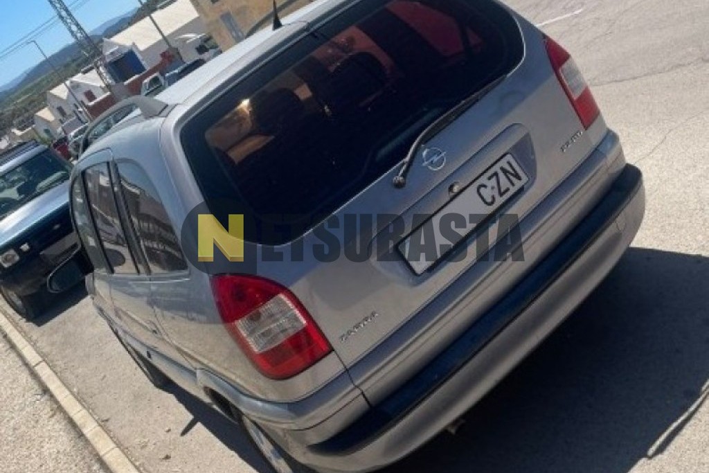 Opel Zafira 2.2 DTi 2004