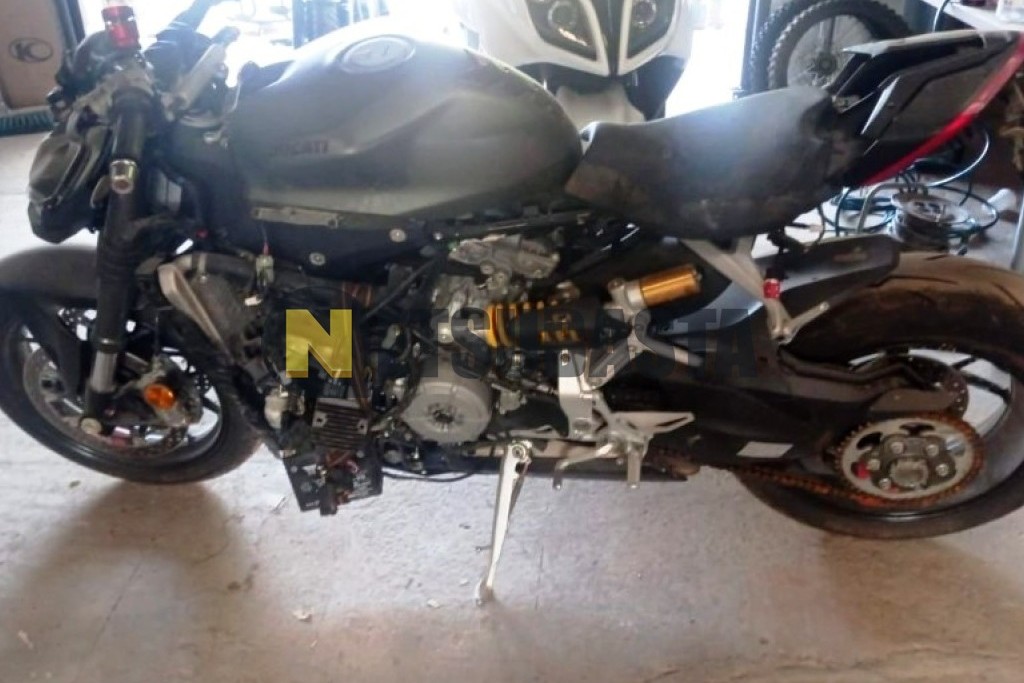 Ducati Streetfighter V2 2022