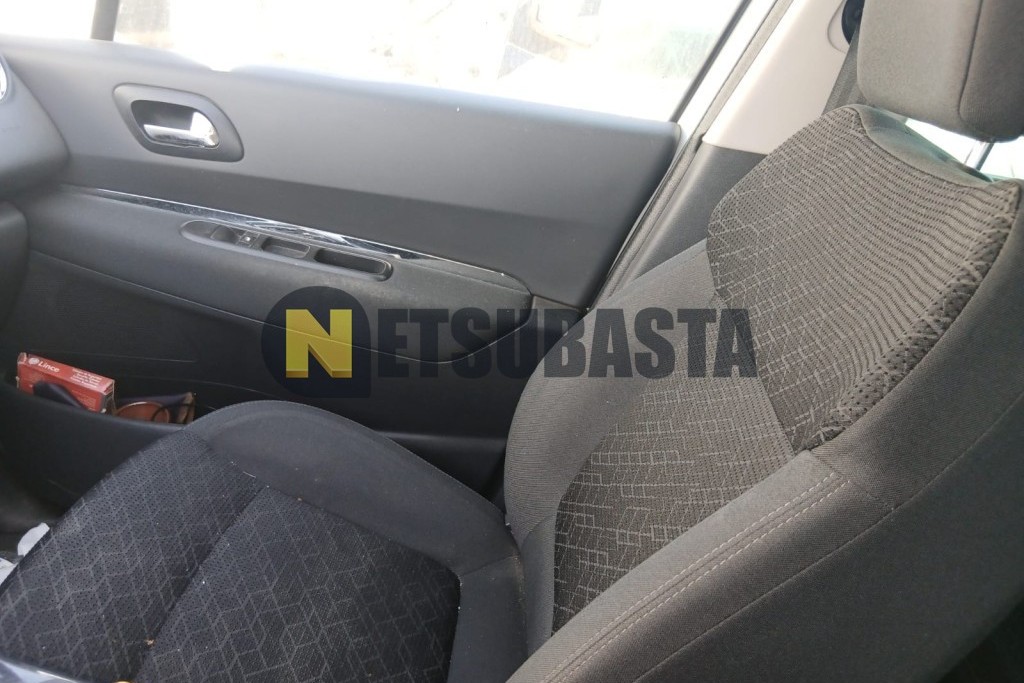 Peugeot 3008 1.6 BlueHDi 2015