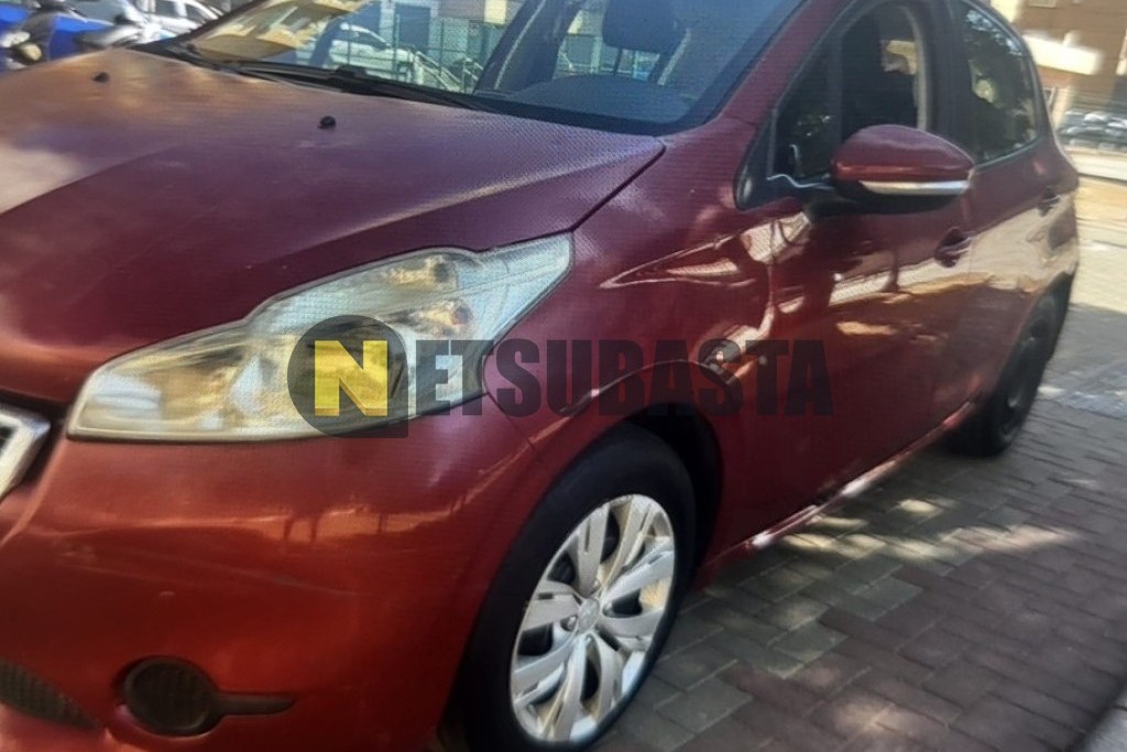 Peugeot 208 1.4 HDi 2012