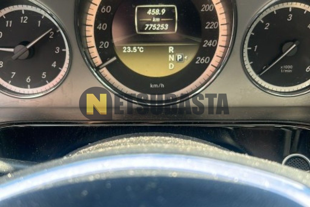Mercedes-Benz E 220 CDI BlueEFFICIENCY Estate Aut. 2012
