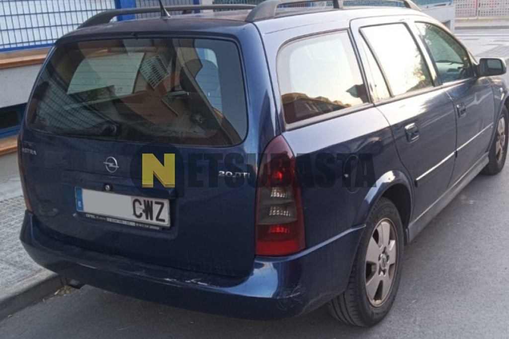 Opel Astra Caravan 2.0 DTi 2004