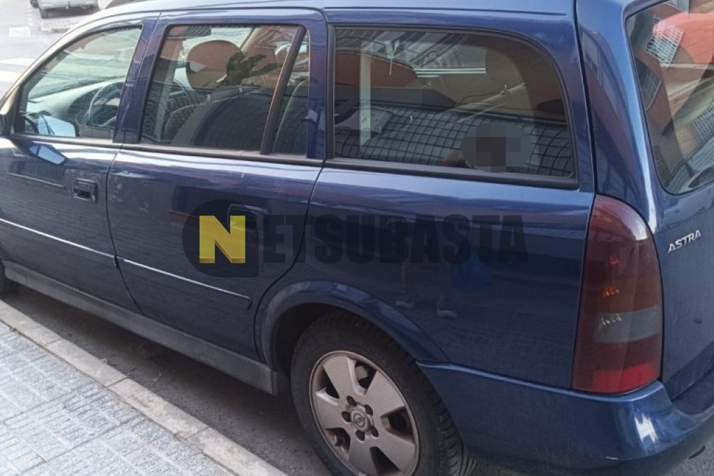 Opel Astra Caravan 2.0 DTi 2004