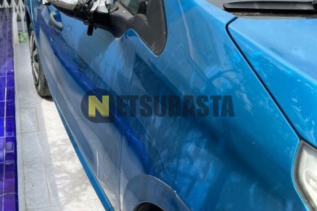 Peugeot 208 1.0 VTi 2012