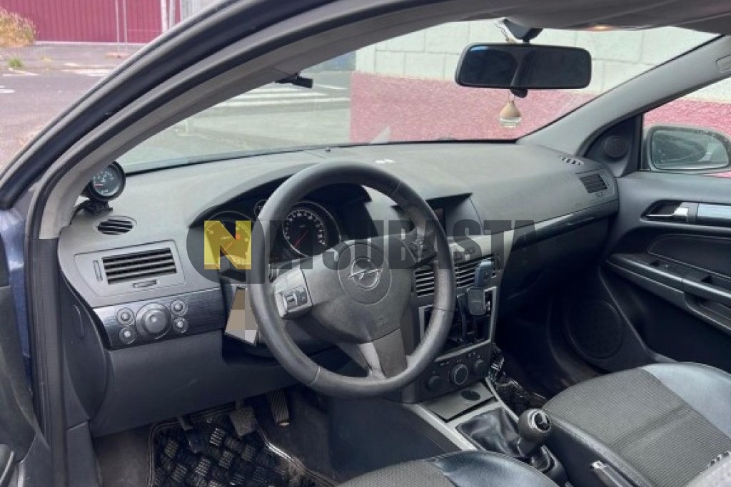 Opel Astra GTC 1.9 CDTi 2006