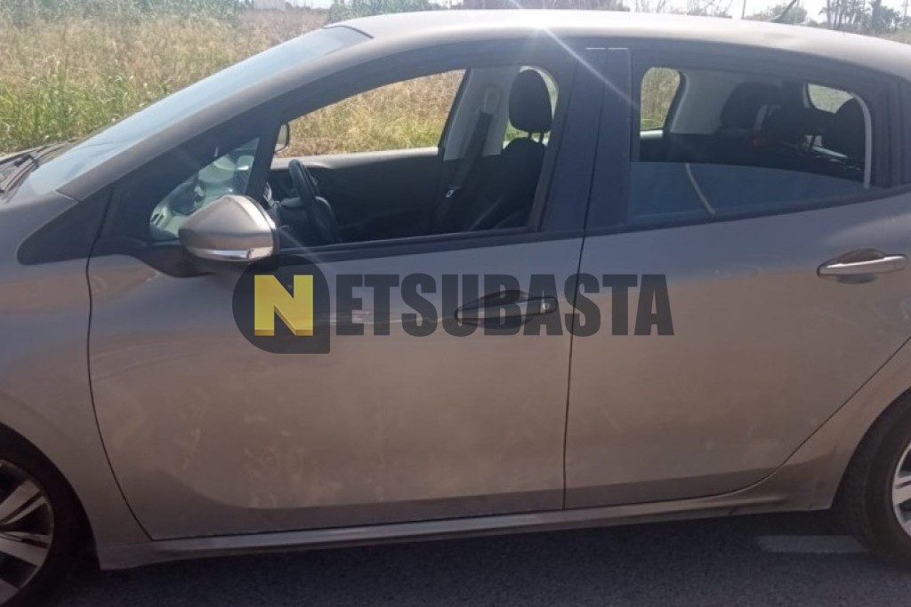 Peugeot 208 1.2 VTi Pure Tech 2014