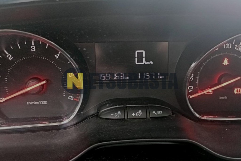 Peugeot 208 1.6 e-HDi 2015