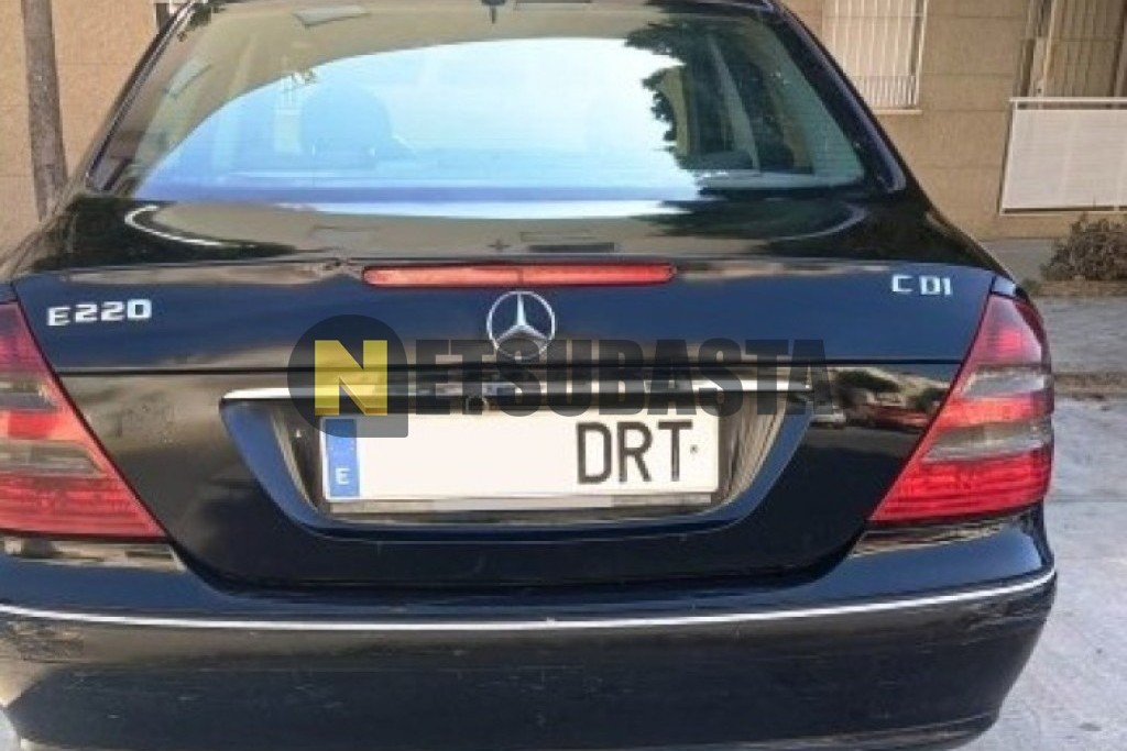 Mercedes-Benz E 220 CDI Aut. 2002
