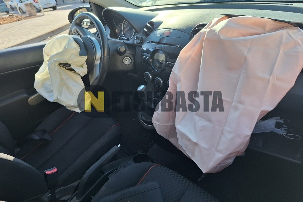Mazda 2 1.3 2012
