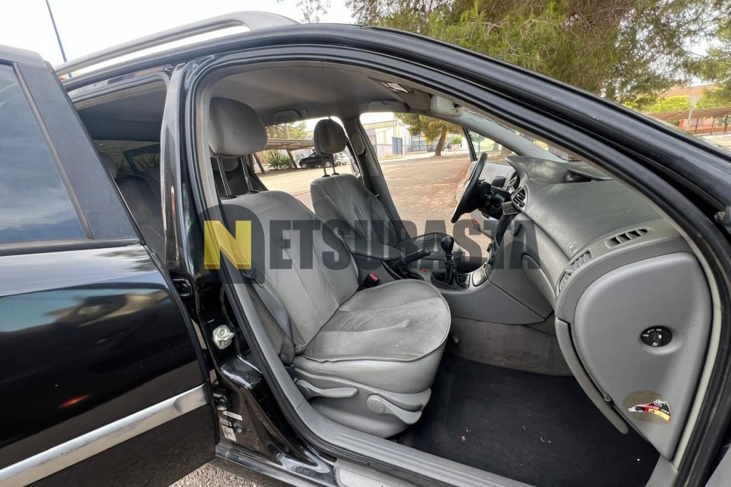 Renault Laguna Grand Tour 2.2 dCi 2004