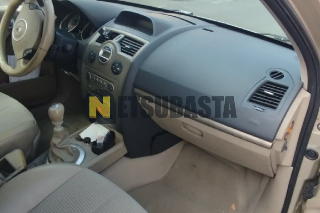 Renault Megane Sedan 2.0 dCi 16V 2006