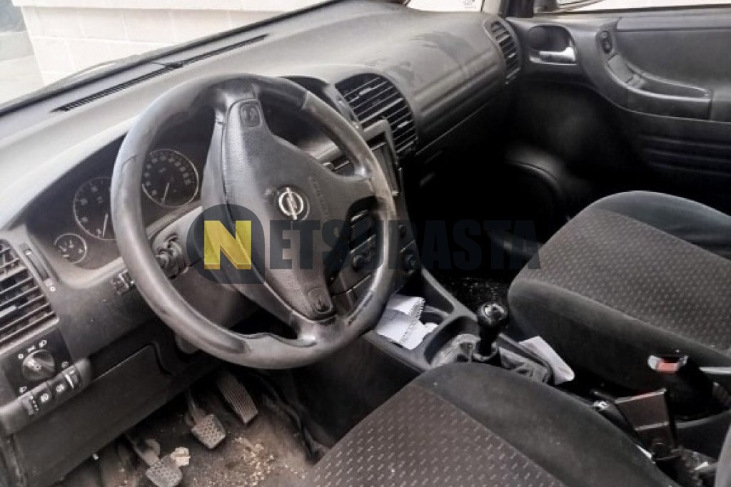 Opel Zafira 2.2 DTi 2004
