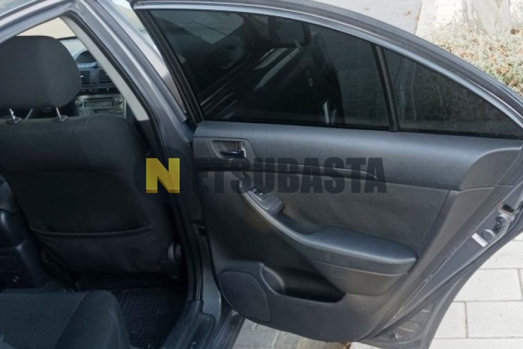 Toyota Avensis 2.0 D-4D 2003