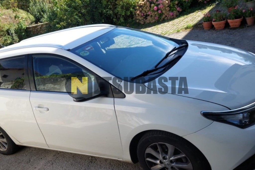 Toyota Auris Touring Sports 90D 2014