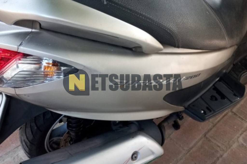 Suzuki BURGMAN 200 2015